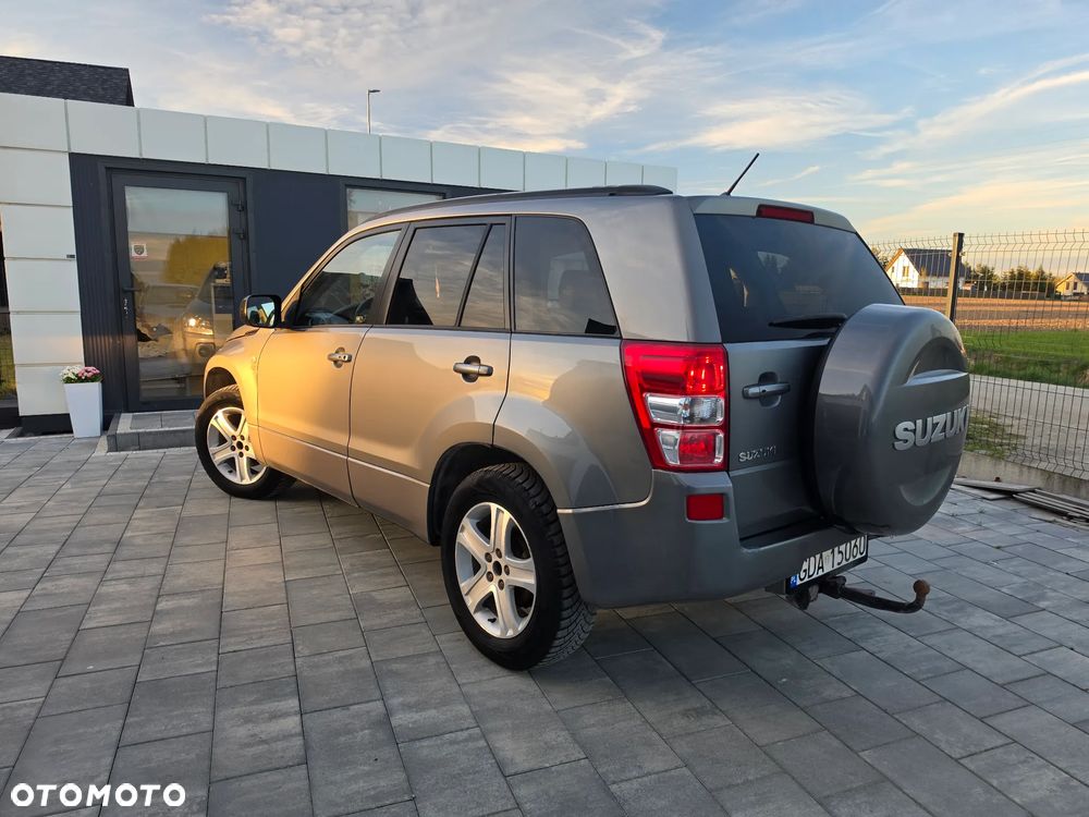 Suzuki Grand Vitara 2.0 - 12