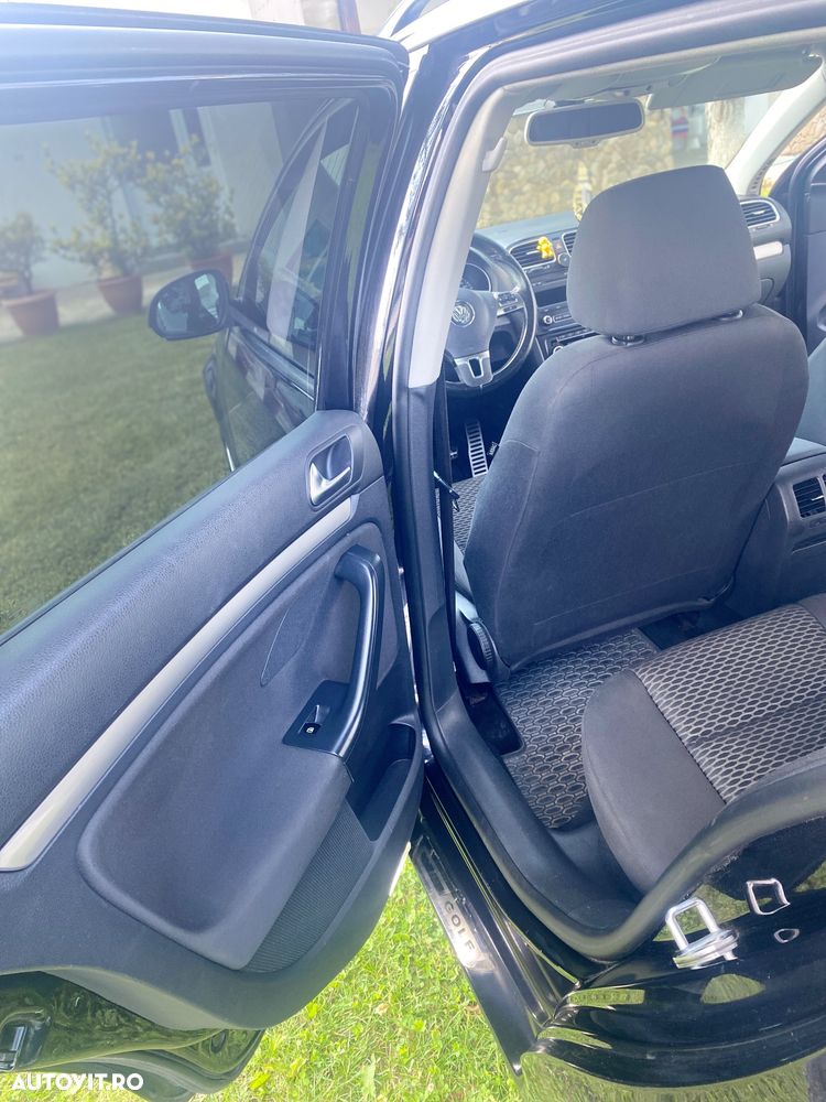 Volkswagen Golf - 8