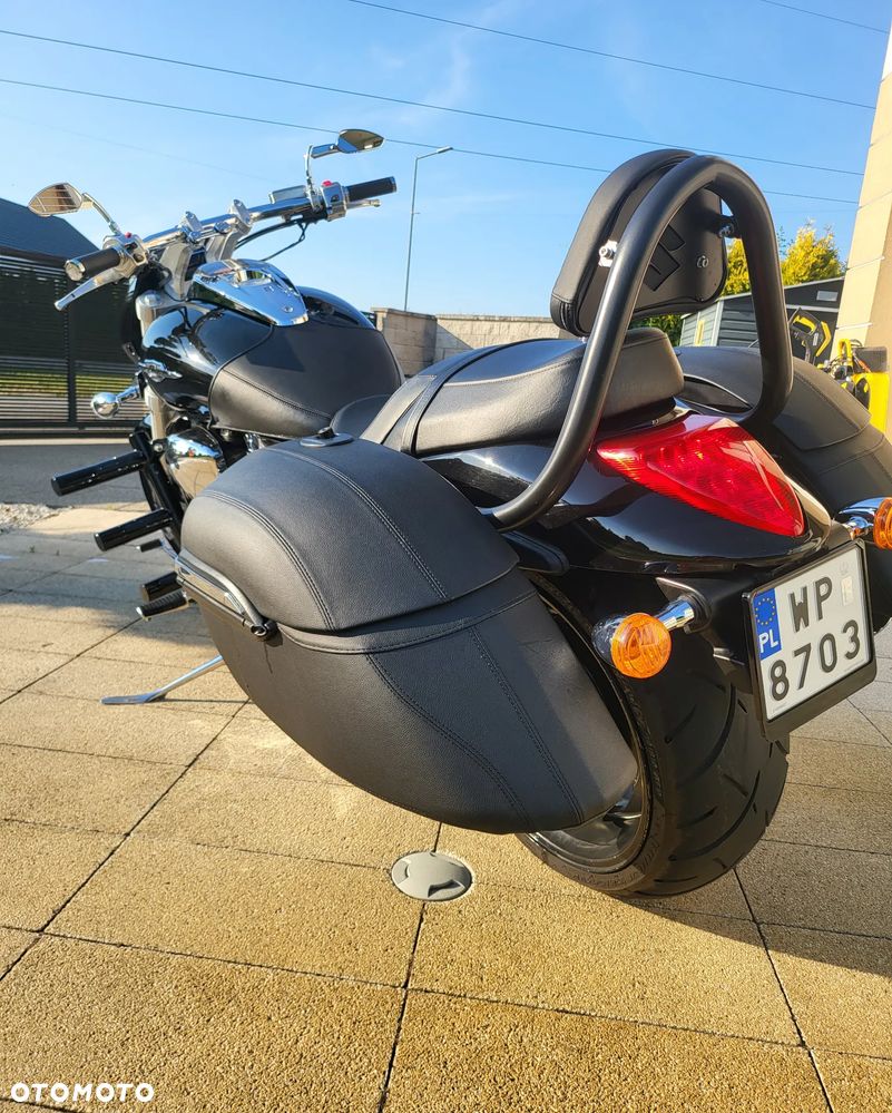 Suzuki Intruder - 7