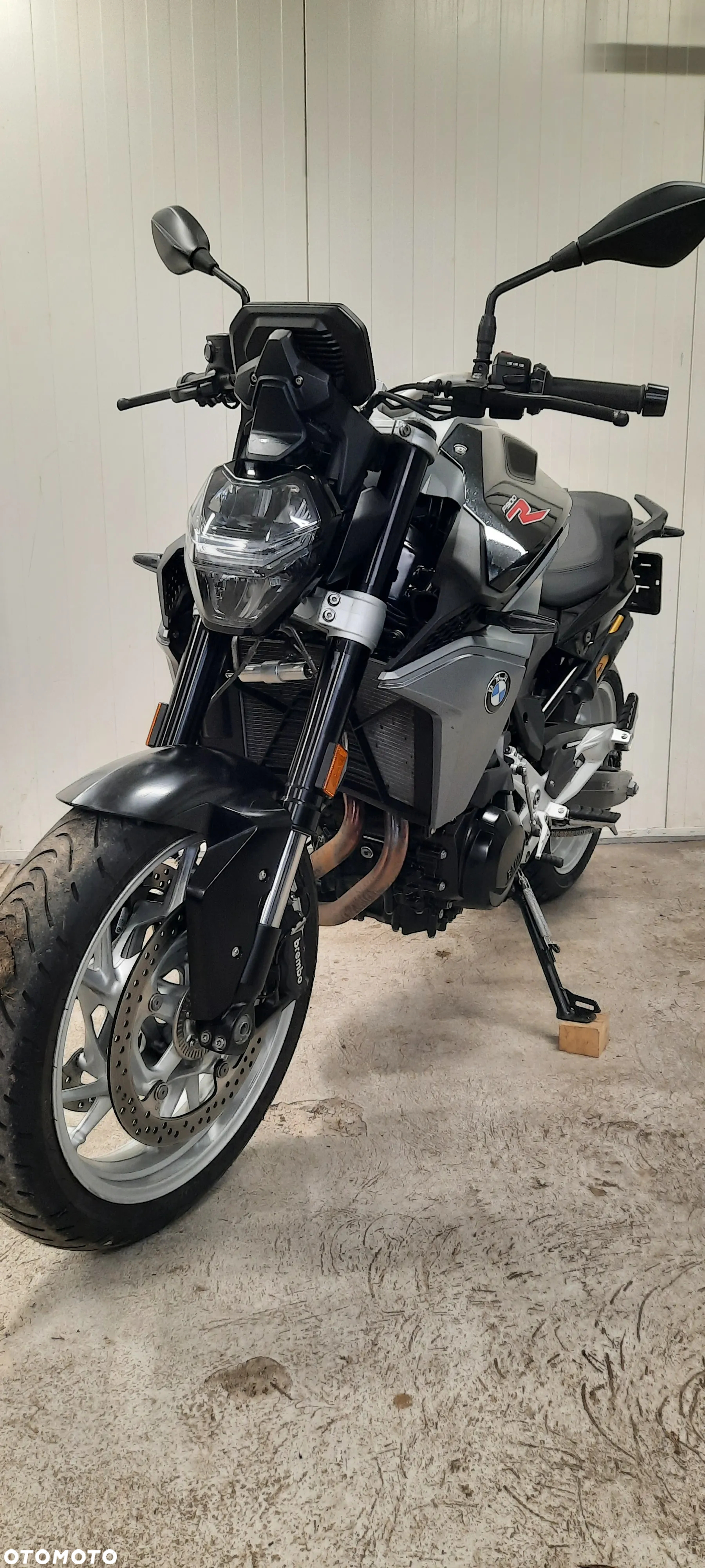 BMW F - 11