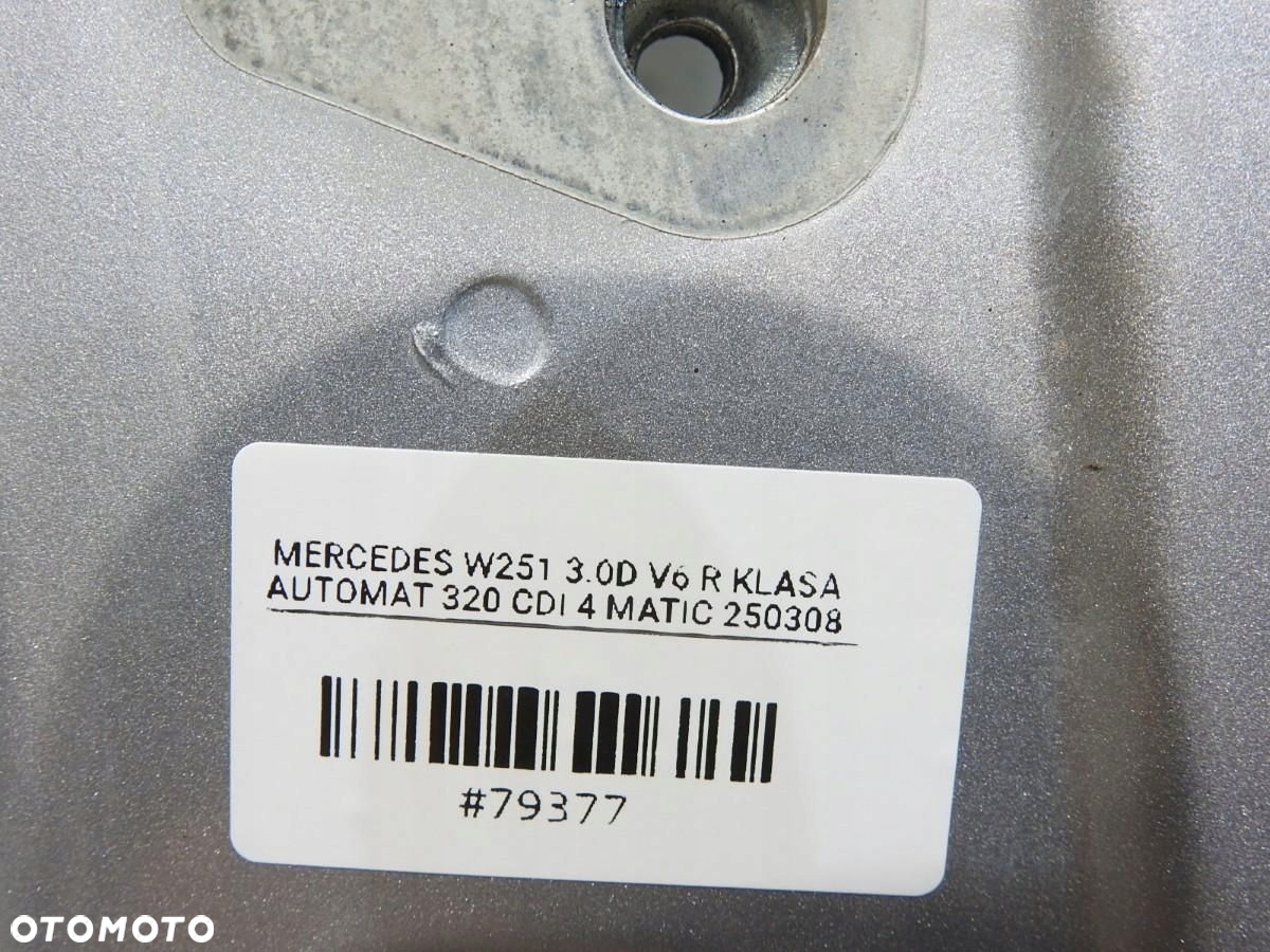PRÓG SŁUPEK PRAWY BOK 775 MERCEDES R W251 - 4