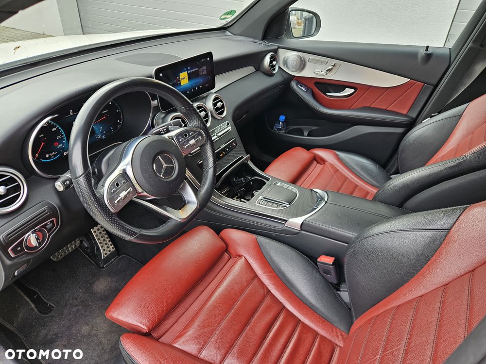 Mercedes-Benz GLC 300 d 4Matic 9G-TRONIC Exclusive - 18