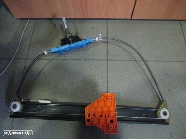 Elevador Manual 8E0839461A AUDI A4 SW 2003 5P TE - 2