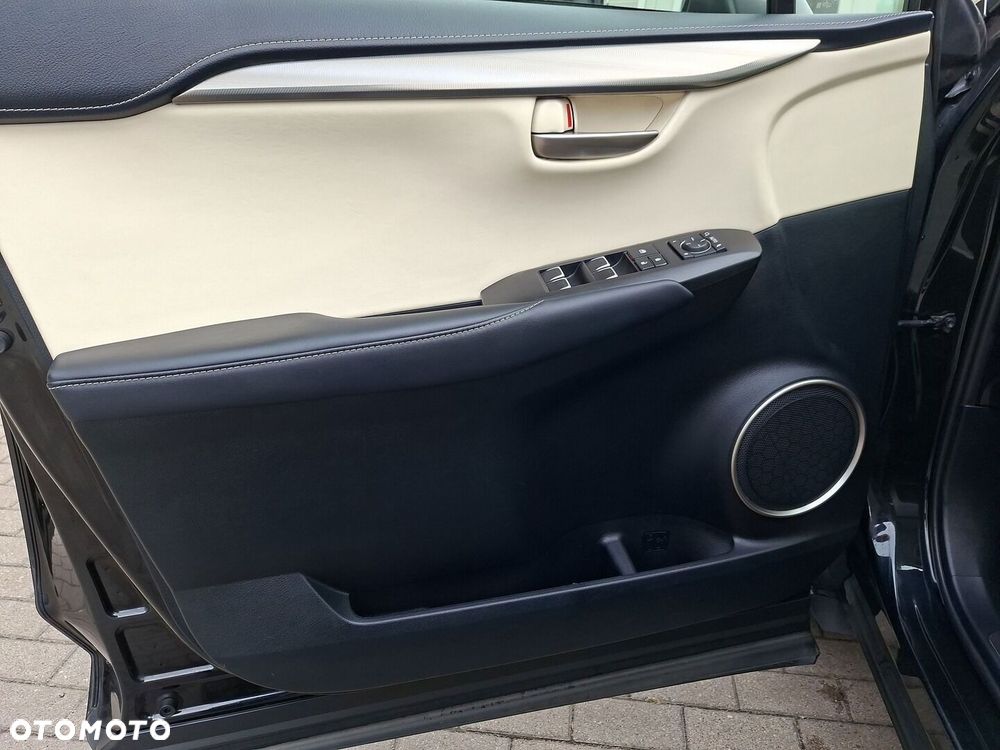 Lexus NX 300 F Impression AWD - 12