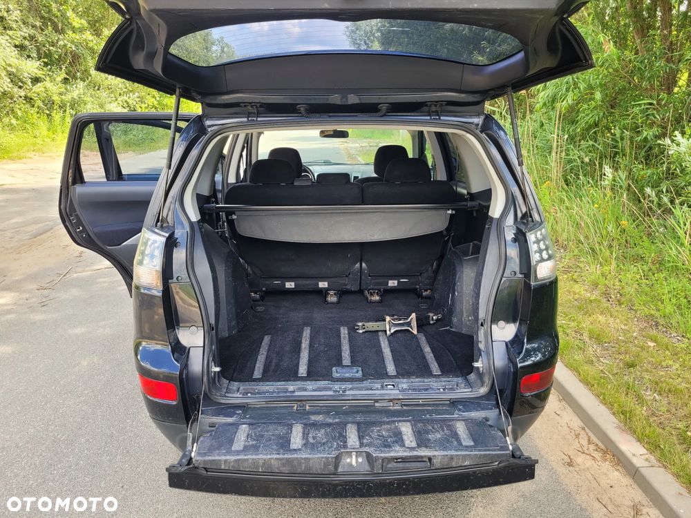 Mitsubishi Outlander 2.0 DI-D 4WD Invite - 10