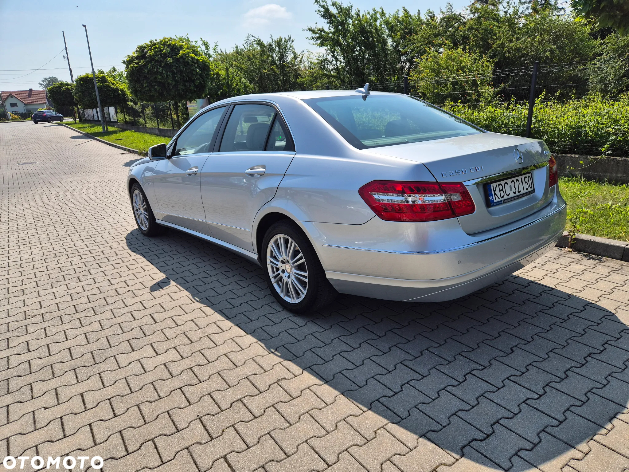 Mercedes-Benz Klasa E 250 CDI 4-Matic BlueEff Avantgarde - 3