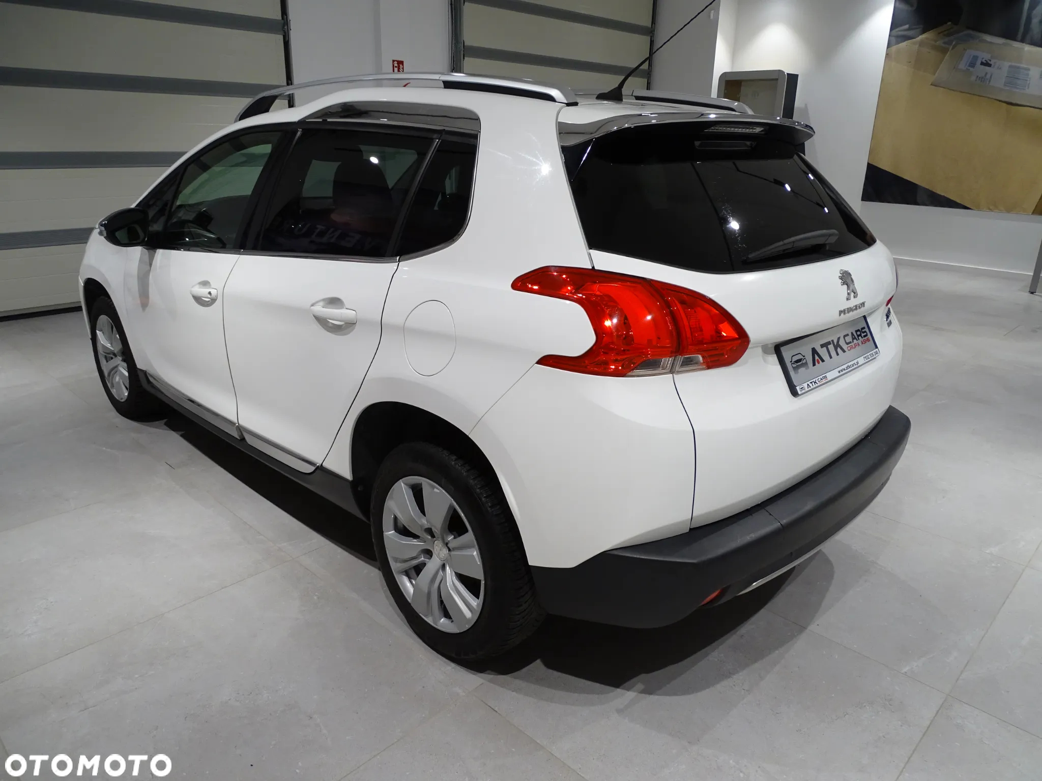 Peugeot 2008 1.6 e-HDi Allure S&S - 4