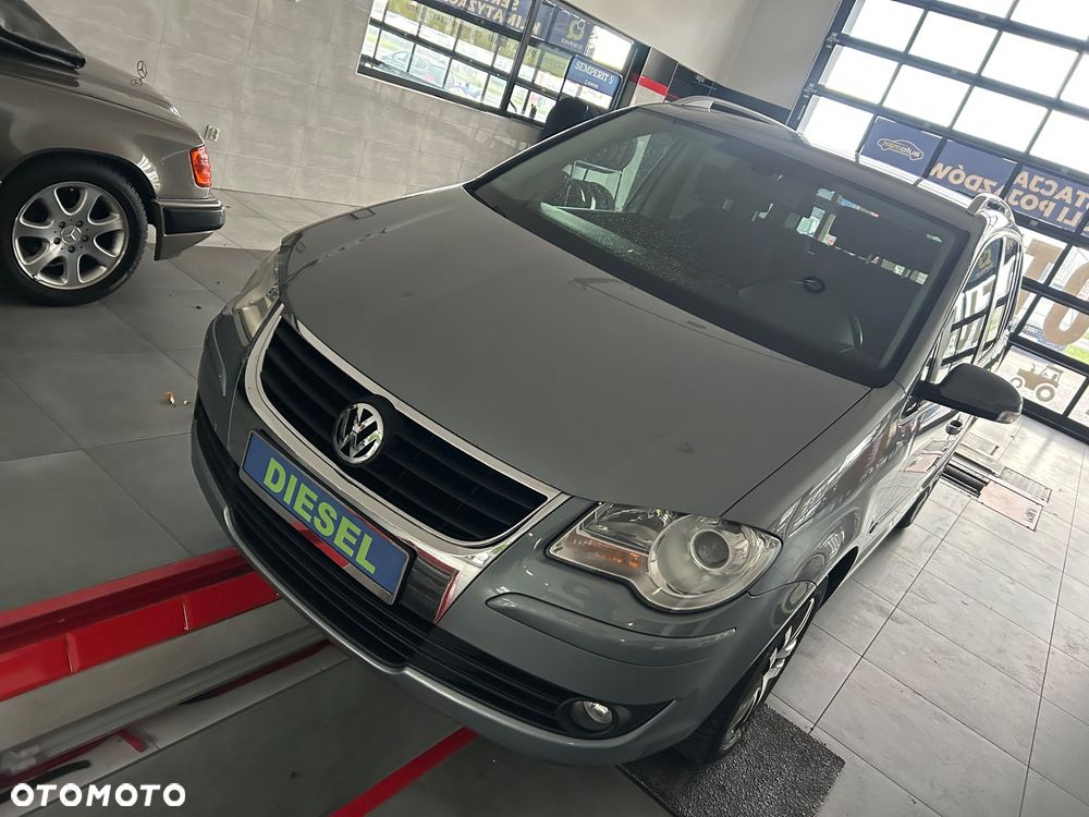Volkswagen Touran 2.0 TDI DPF BlueMotion Technology Comfortline - 3