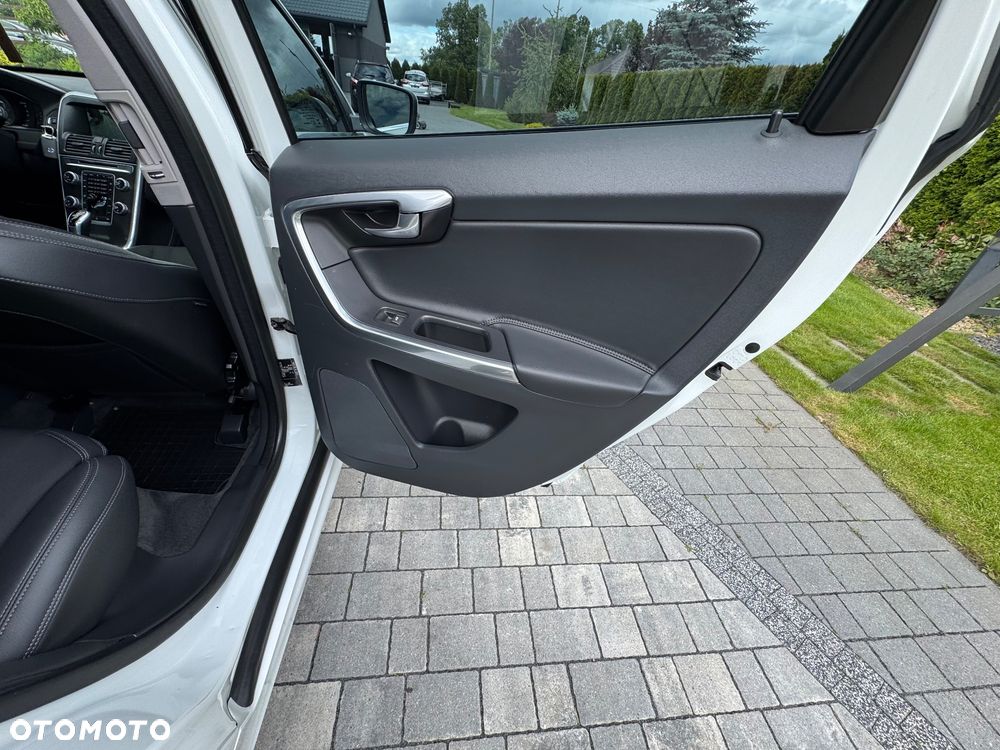 Volvo XC 60 D4 Drive-E Summum - 25