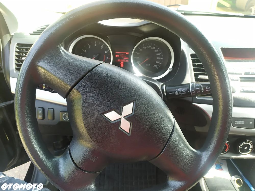 Mitsubishi Lancer 1.6 Inform - 14
