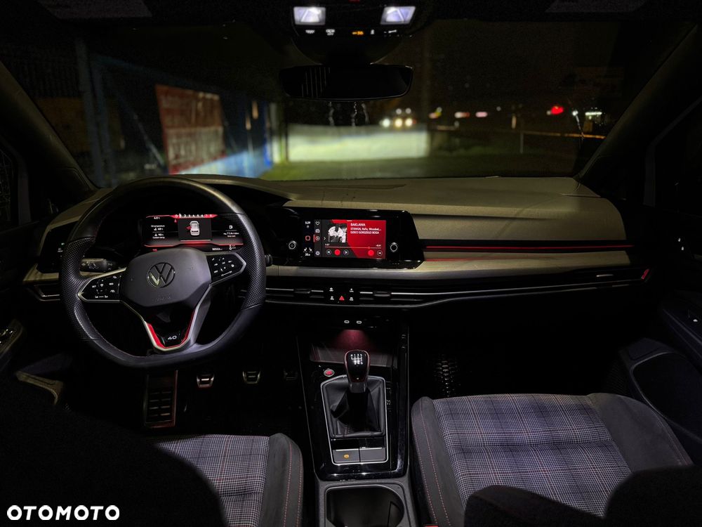 Volkswagen Golf - 21