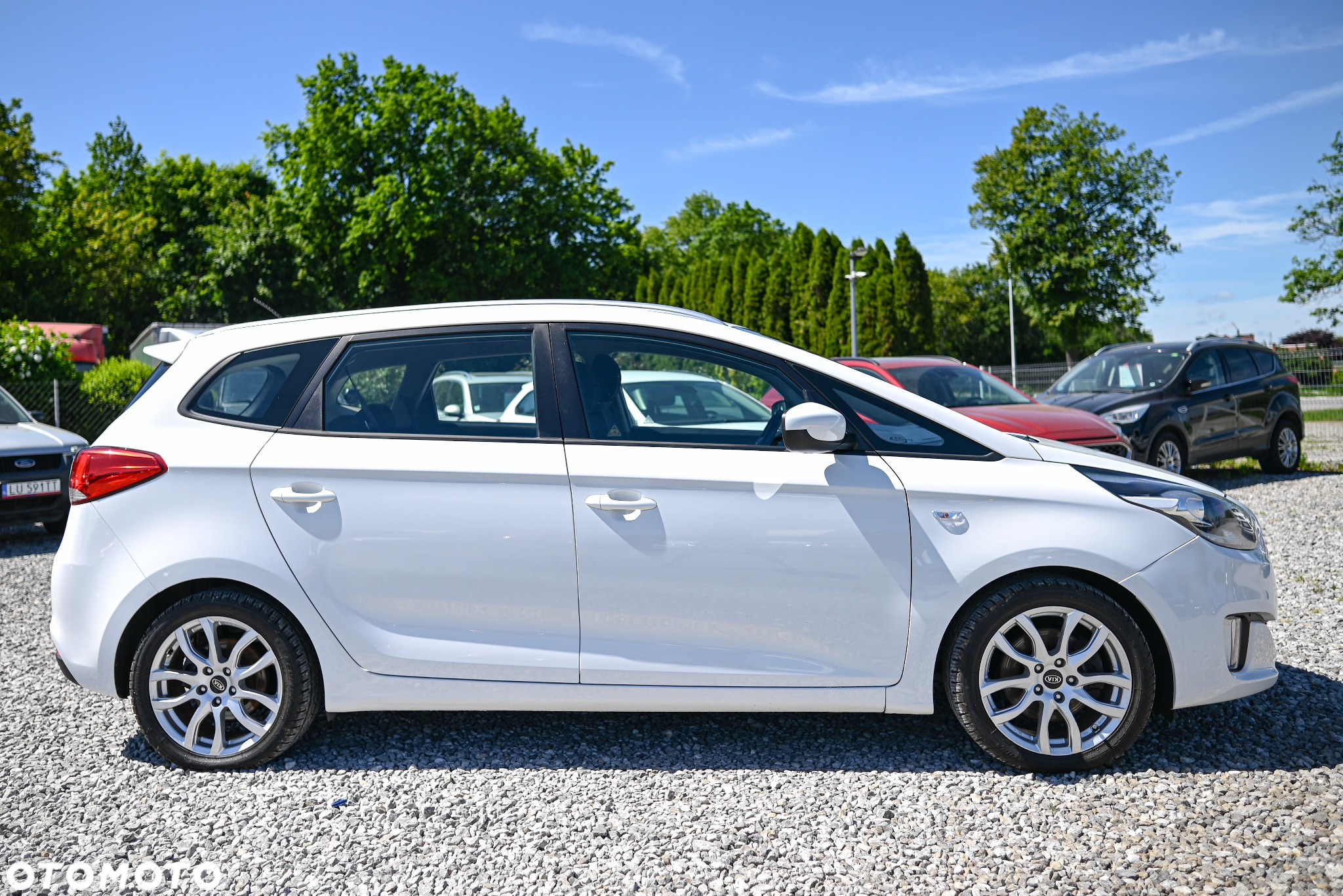 Kia Carens - 2