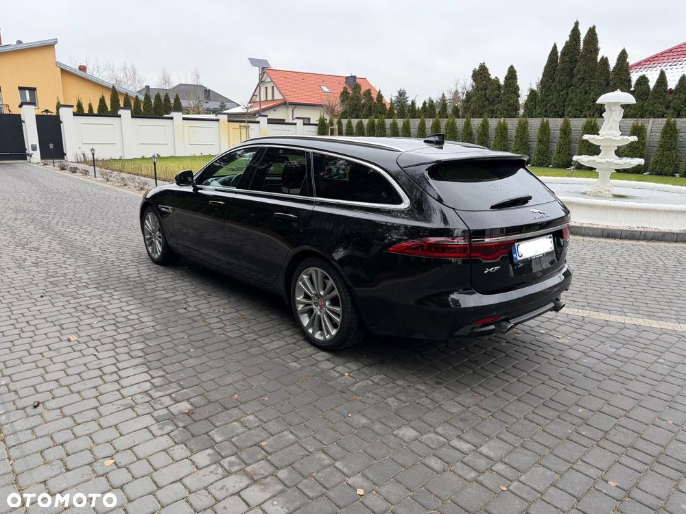 Jaguar XF 2.0 i4D AWD Portfolio - 4