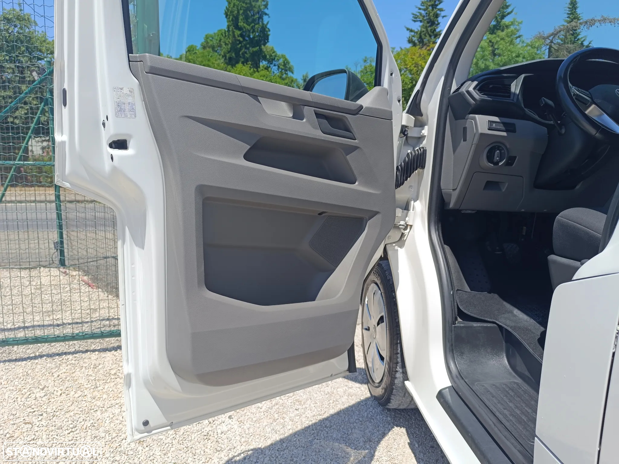 VW Transporter 2.0 TDI Business - 18