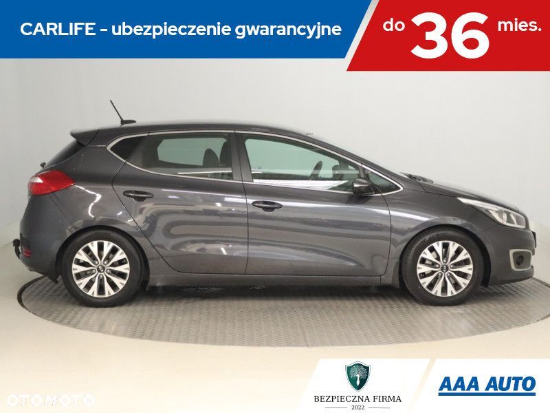 Kia Ceed - 8