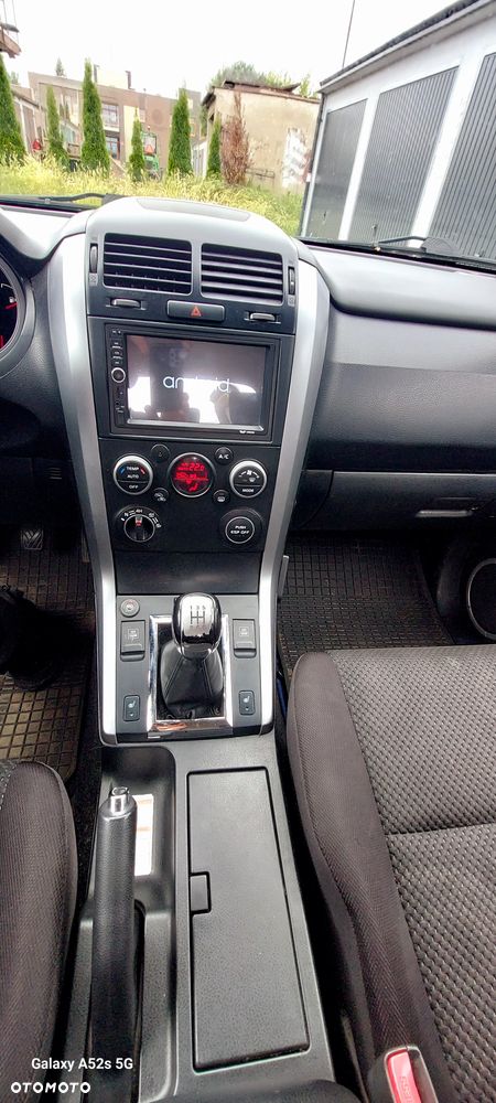 Suzuki Grand Vitara 2.4 De Luxe - 14