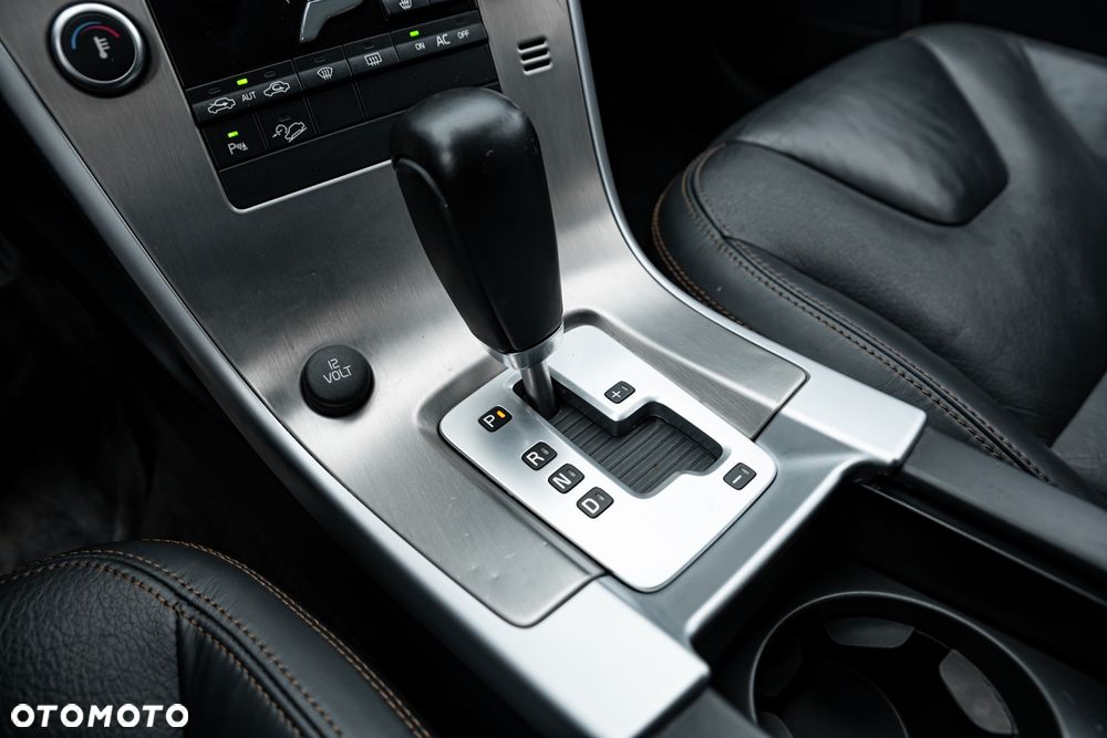 Volvo XC 60 2.4D AWD - 36