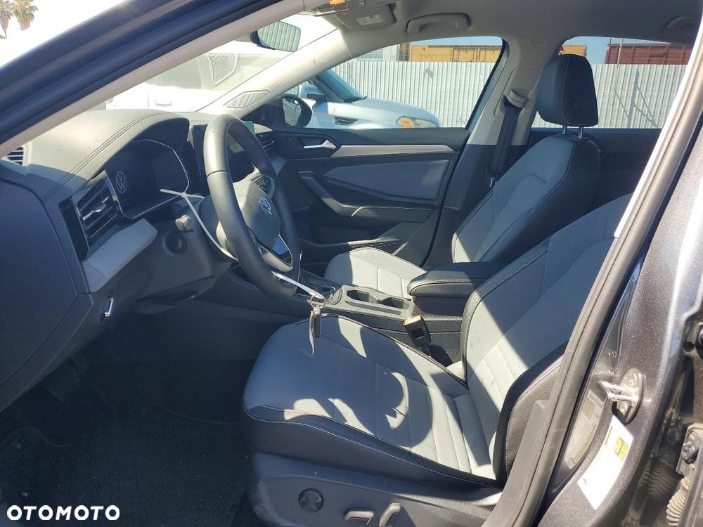 Volkswagen Jetta - 8