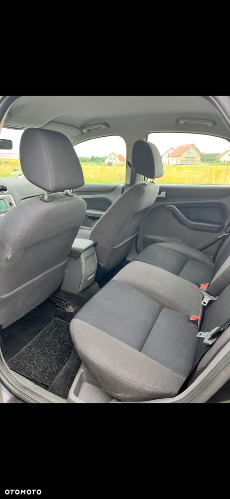 Ford Focus 2.0 16V Sport - 8