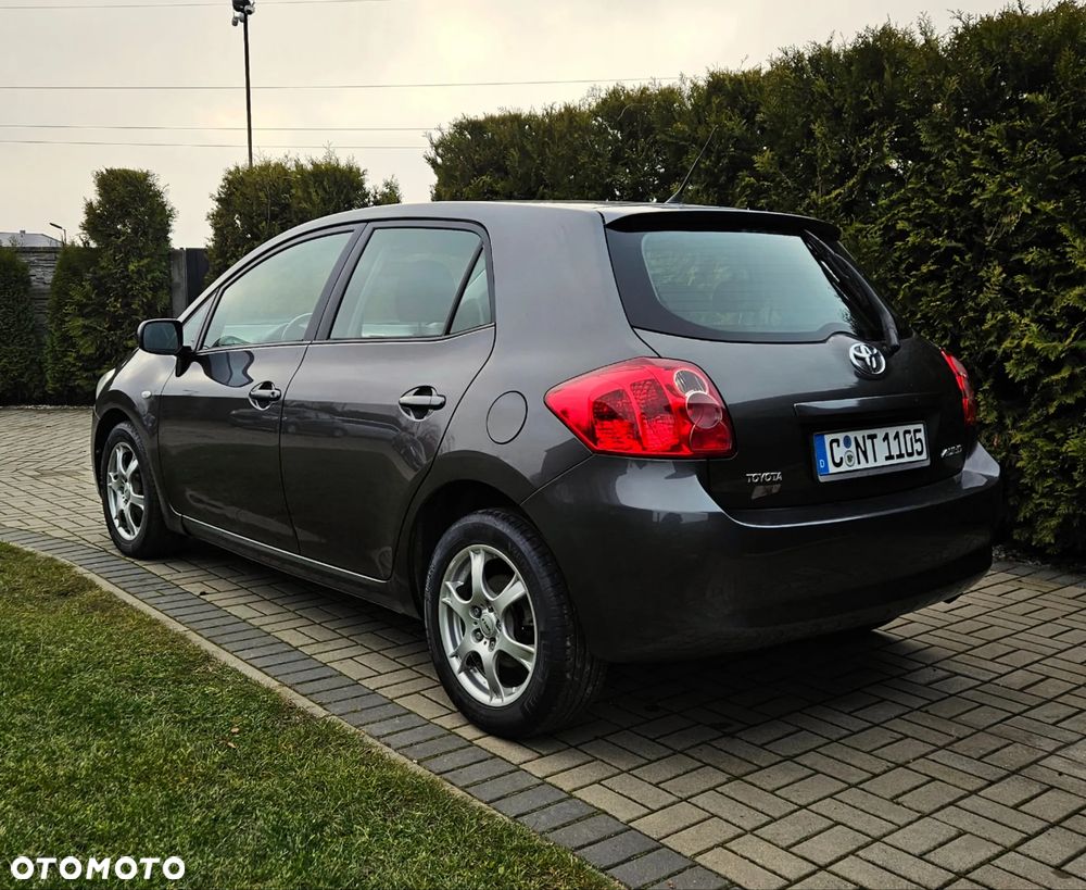 Toyota Auris 1.6 VVT-i Executive - 10