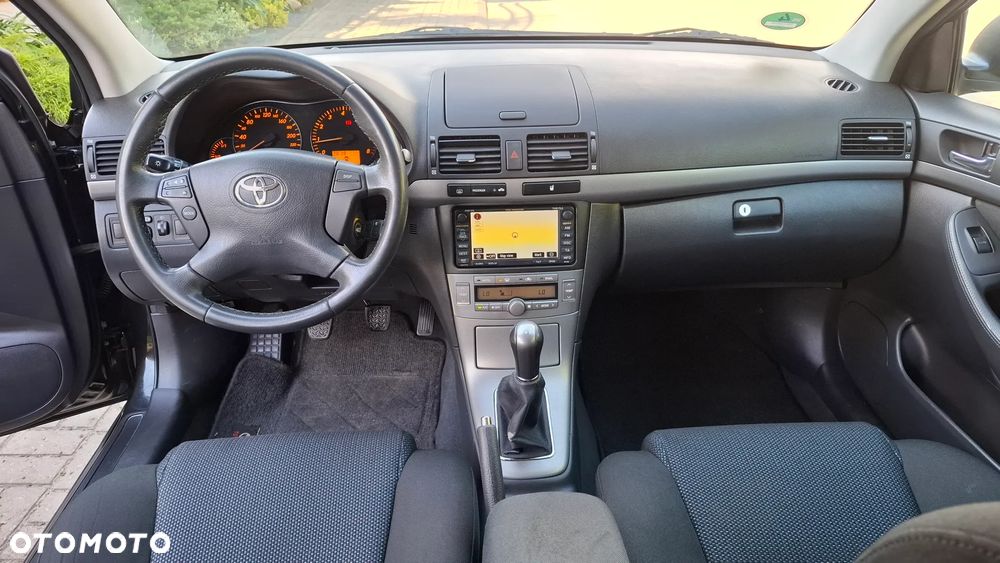 Toyota Avensis 1.8 VVT-i Sol Premium - 12