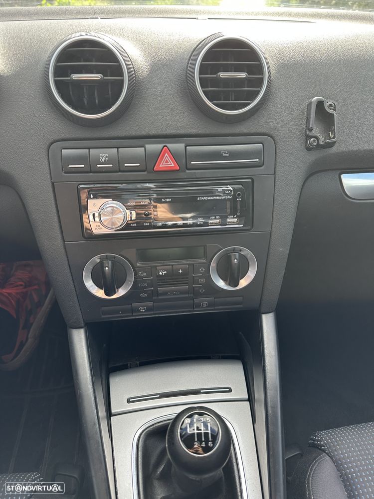 Audi A3 1.6 Sport - 8