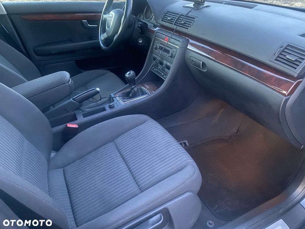 Audi A4 Limousine - 18