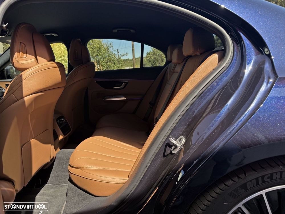 Mercedes-Benz E 300 de AMG Line - 20