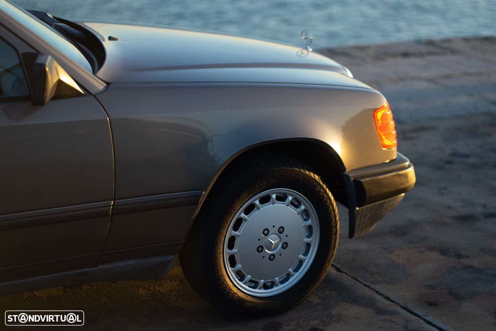 Mercedes-Benz W124 (1984-1997) 300 D Turbo - 47