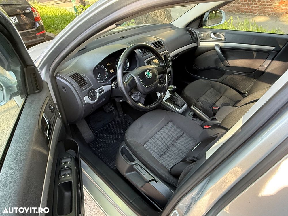 Skoda Octavia 1.6 TDI Ambiente DSG - 12