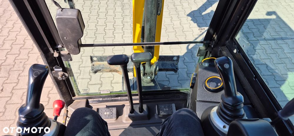 JCB 15C-1 - 14