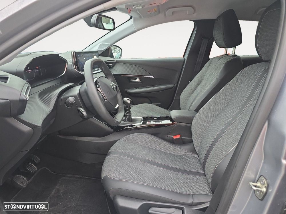 Peugeot 208 1.2 PureTech Allure — fotografia 9