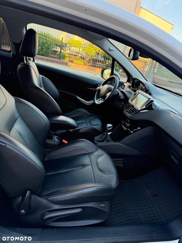 Peugeot 208 1.6 THP Allure - 4