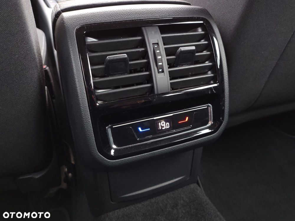 Volkswagen Passat Variant 2.0 TDI EVO Business DSG - 22