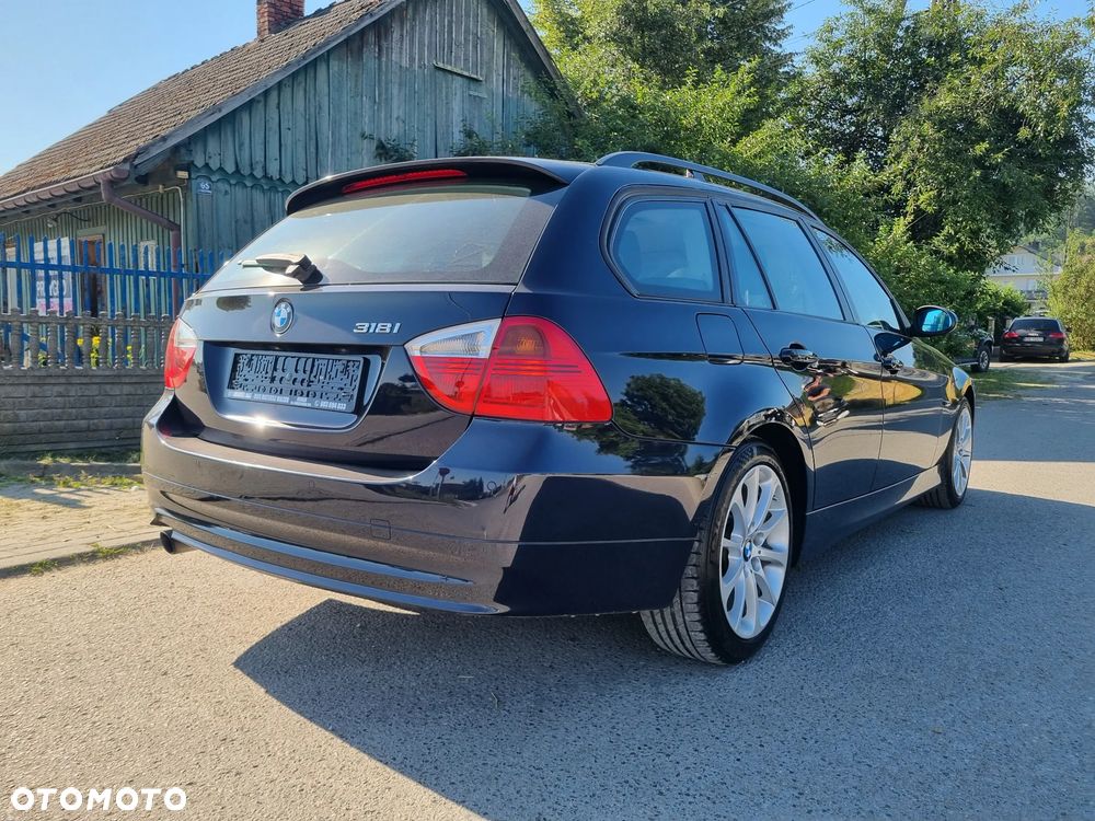 BMW Seria 3 318i Edition Exclusive - 6