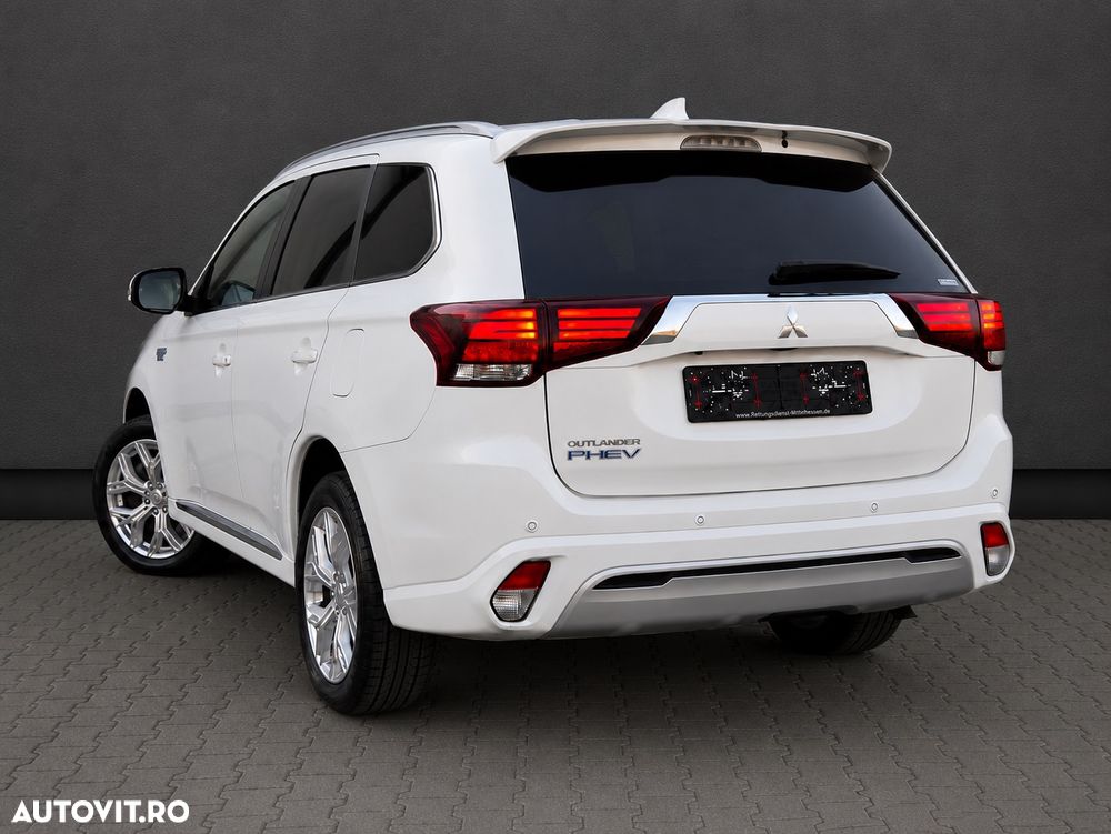 Mitsubishi Outlander 2.4 4WD Diamant+ - 6