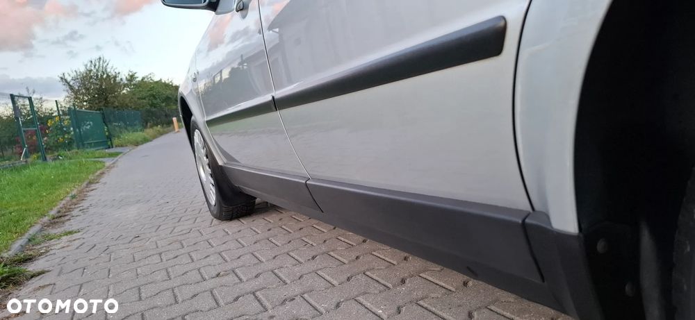 Volkswagen Passat - 11