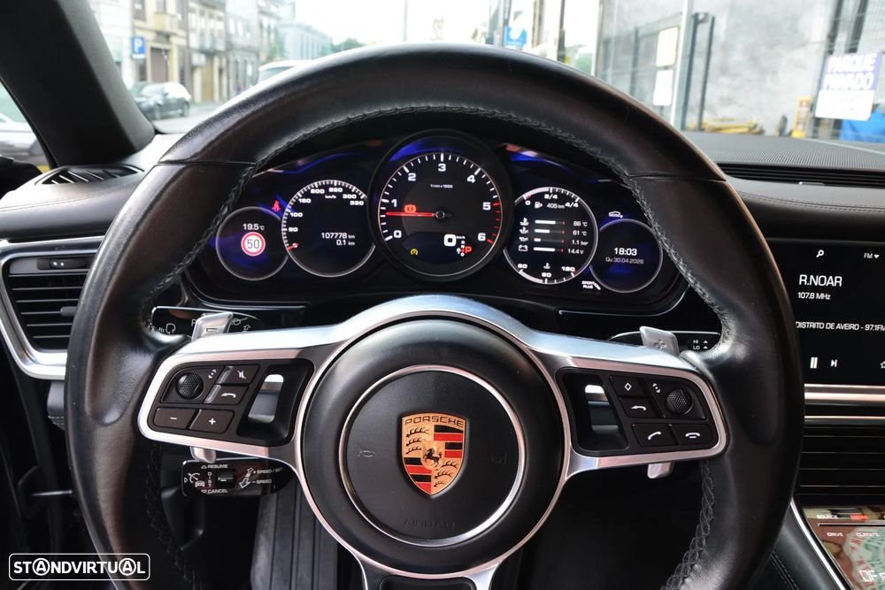 Porsche Panamera 4 S - 27