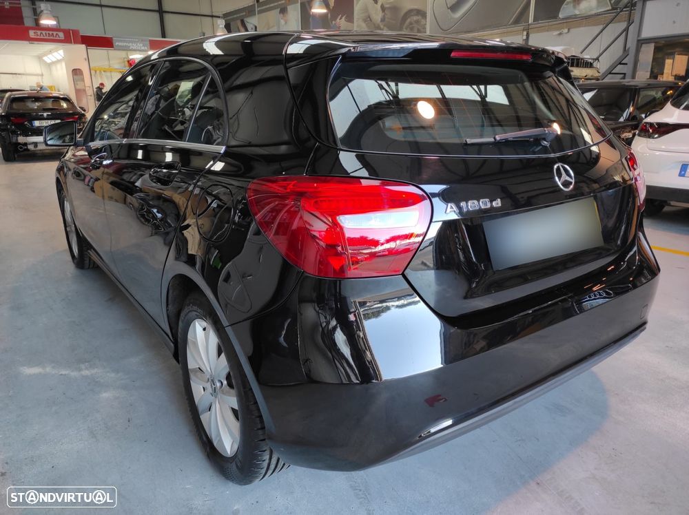 Mercedes-Benz A 180 Dynamic Edition - 6