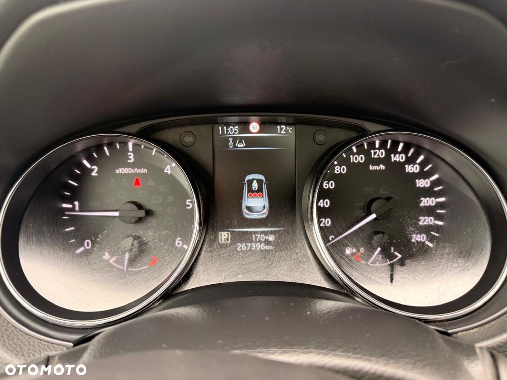 Nissan Qashqai 1.6 DCi N-Connecta Xtronic - 24