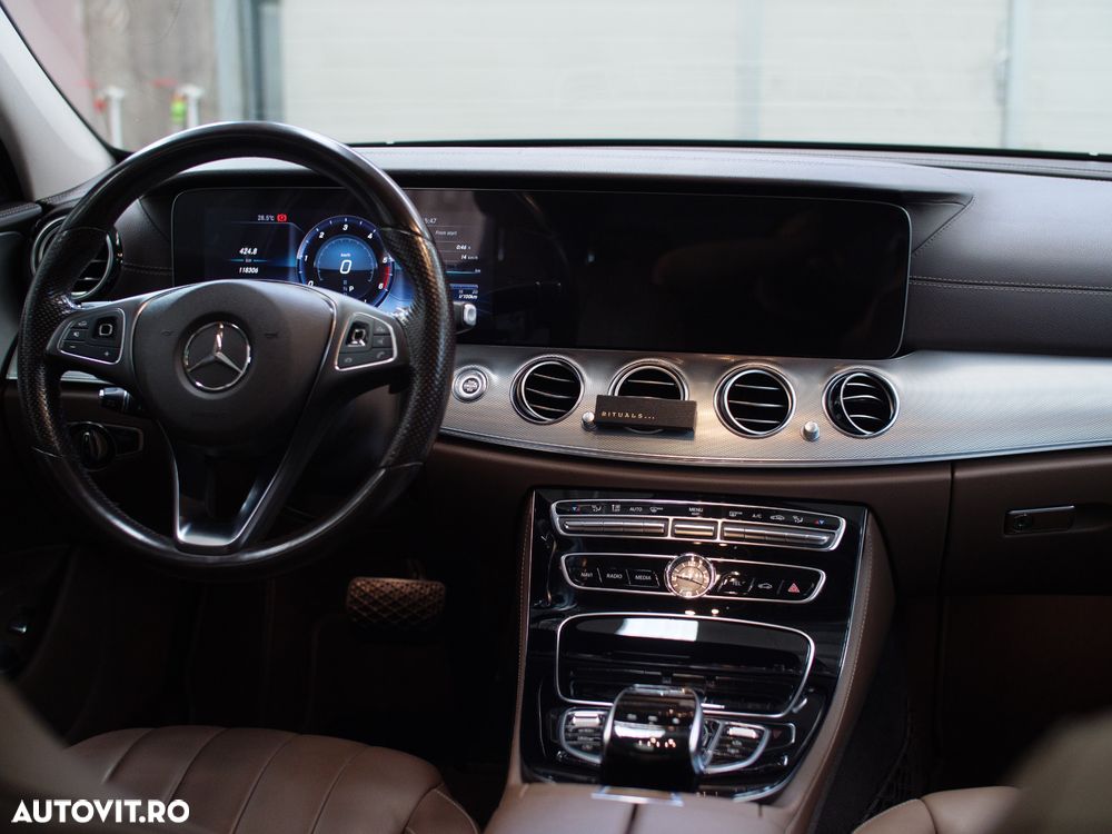 Mercedes-Benz E 220 d Aut. - 29