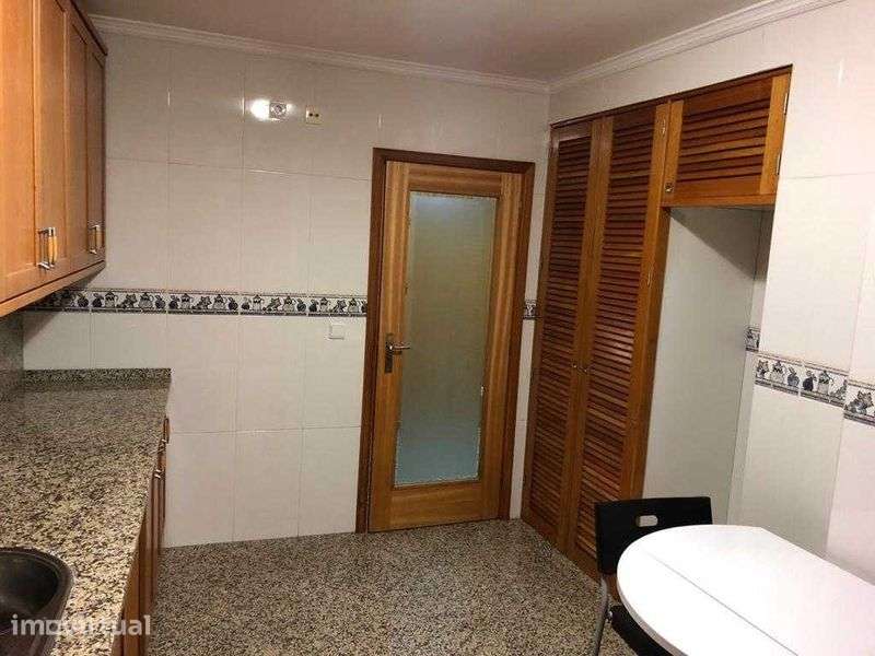 Arrenda-se T2 no Castêlo da Maia - Perto do ISMAI e Metro! - Grande imagem: 4/12