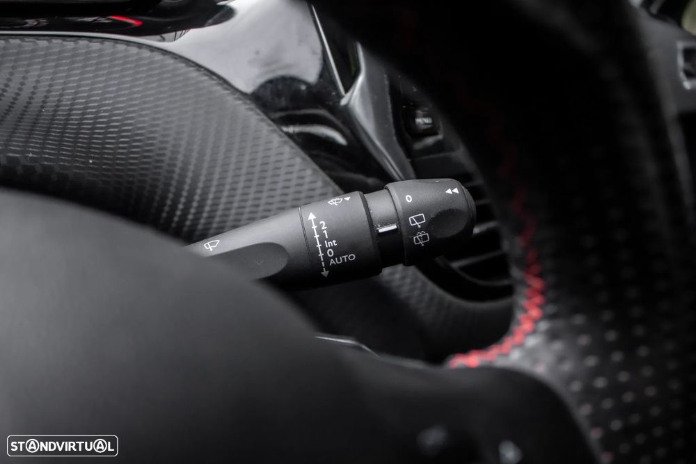 Peugeot 2008 1.2 PureTech GT Line - 16