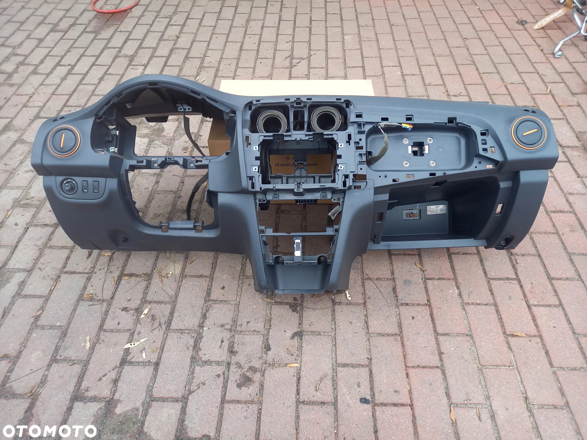 DESKA ROZDZIELCZA KONSOLA DACIA SANDERO II - 5