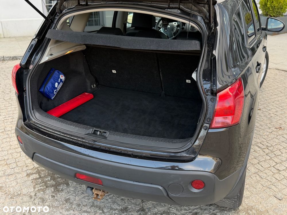 Nissan Qashqai 2.0 dCi DPF tekna - 11