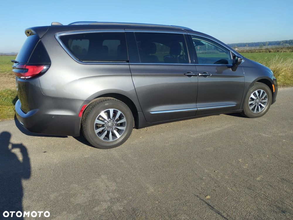 Chrysler Pacifica - 6