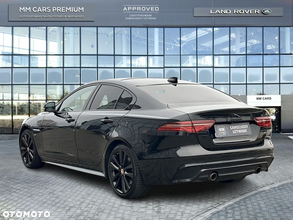 Jaguar XE - 2