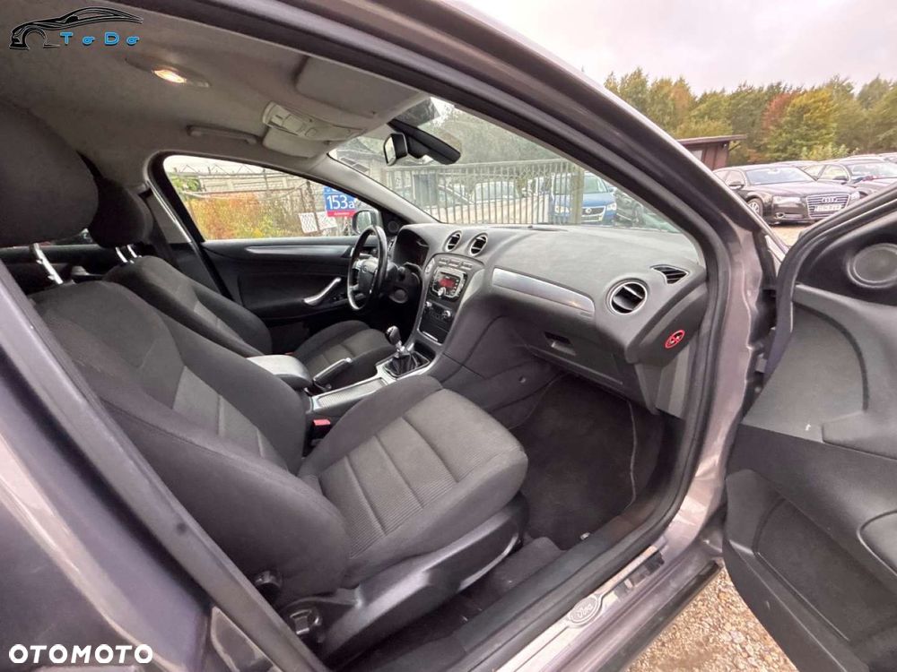 Ford Mondeo 1.6 T Platinium X Plus (Titanium) - 33