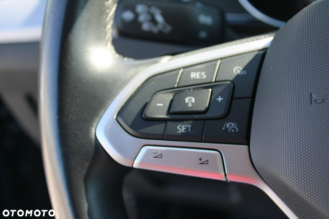 Volkswagen Passat - 19