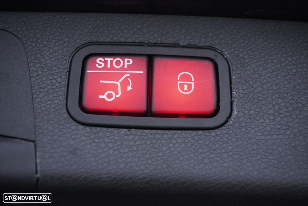 Mercedes-Benz E 300 de 4Matic 9G-TRONIC AMG Line - 58